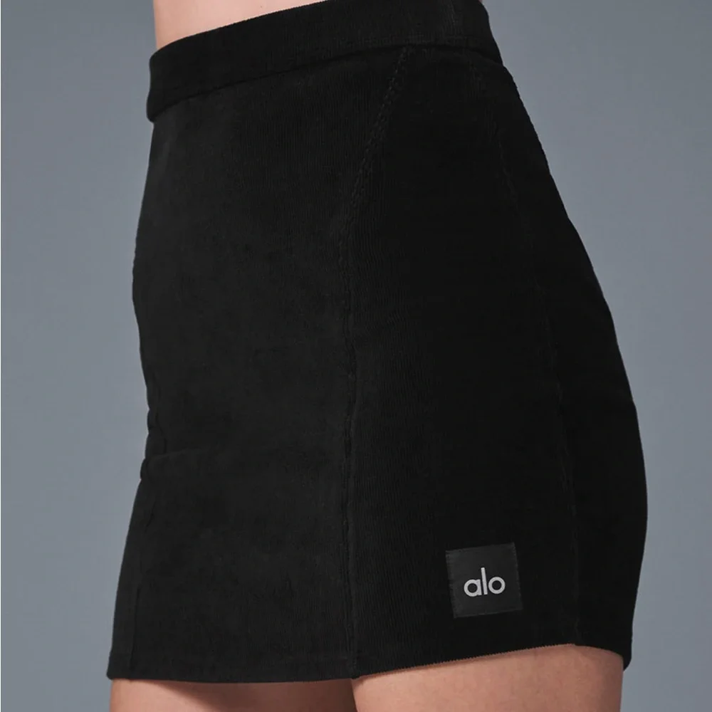 ALO Yoga Black Mini Skirt Sleek Stretchy Design